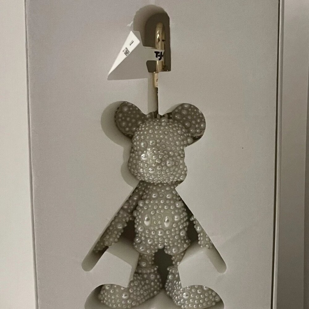 Disney BAUBLEBAR X Mickey Mouse Crystal PEARL Bag Charm Keyring - NIB - Picture 5 of 5